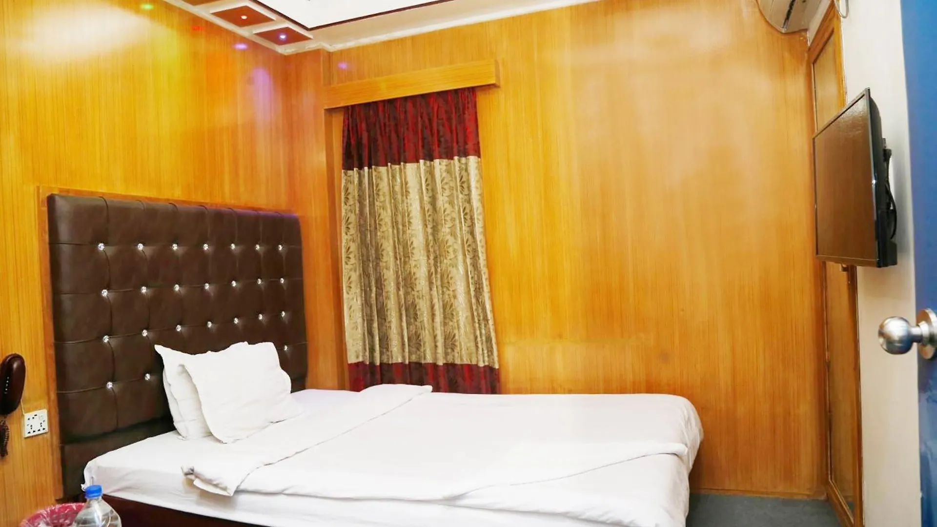 Hotel Luxury Inn Dhaka 3*,  Bangladesh